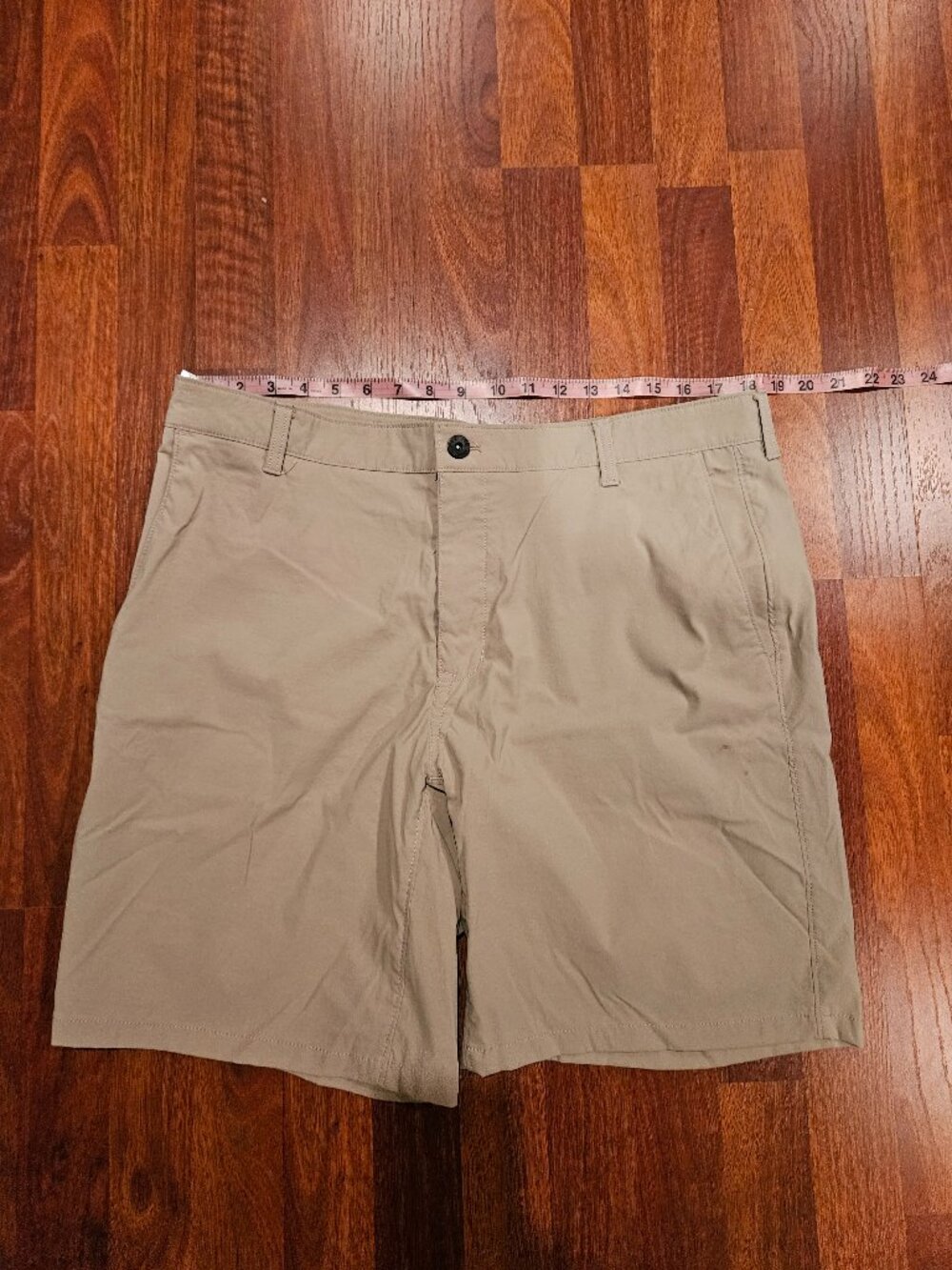 The North Face Khaki 9” - Men’s Shorts 36